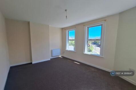 Living Room (1/2)