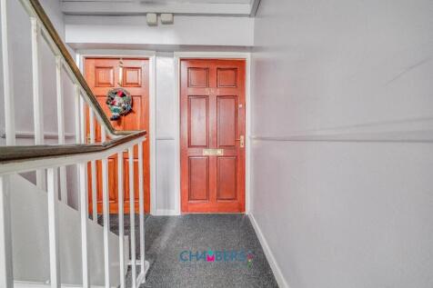 584 Warwick Court1.jpg