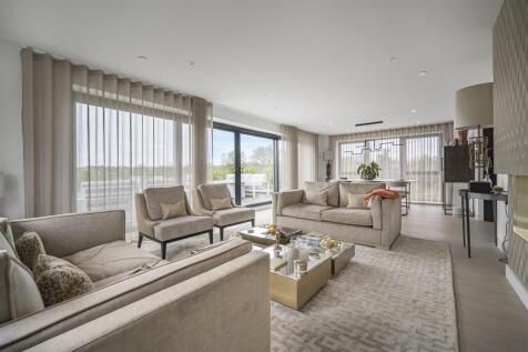Lounge overlooking balcony
