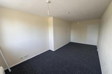 Living Room (2/2)