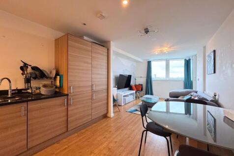 Open plan Lounge/kitchen/dining area