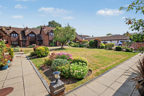 communal front courtyard