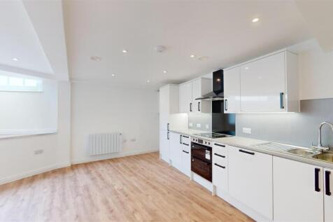 High Street 26, Flat 2 Kitchen Dining Area.jpg