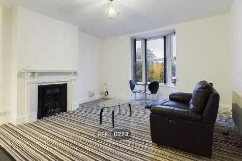 Kitchen &amp; Living area