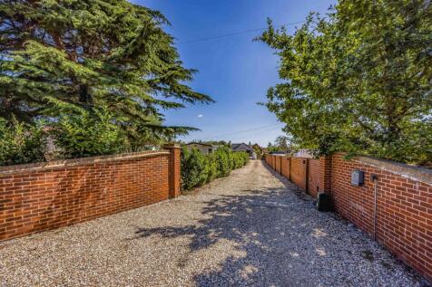 Downview, Arundel Road, Tangmere-Small-PorticoMark