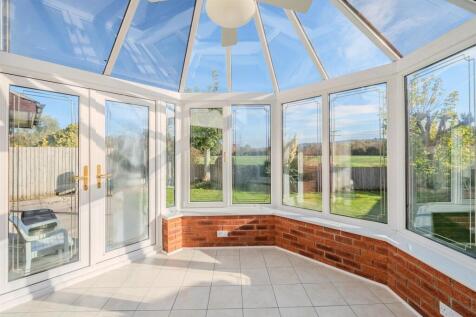 64 Cambria Close-23.jpg