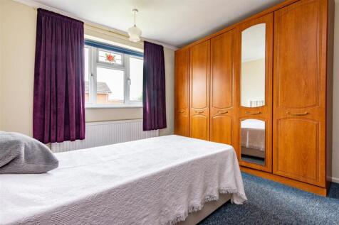 8 Morton Close-17.jpg