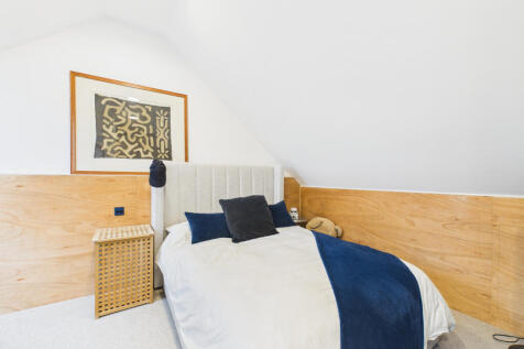 CAM01984G0-PR0529-STILL022