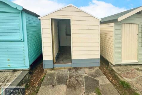 BEACH HUT