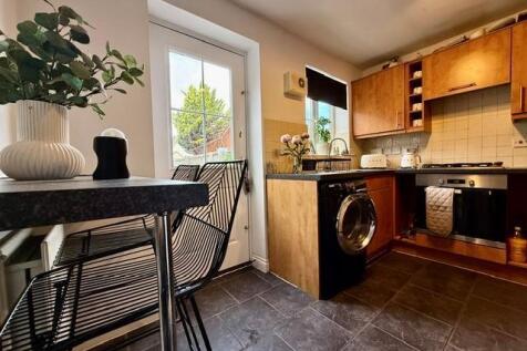 Kitchen 1.jpg