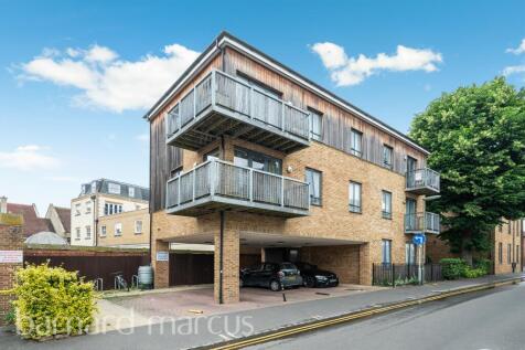 Epsom, KT18 - property photo