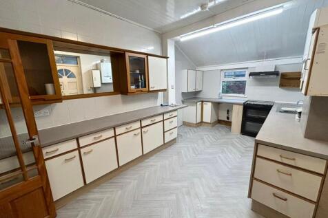 4 bed terraced house to rent Netherwood Road, Lon