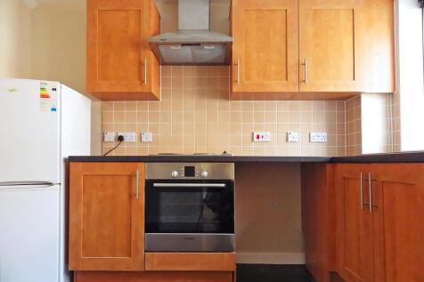 Nymet Court, Aylesbury, Buckinghamshire photo 4
