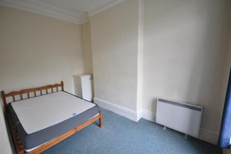 Lower Floor Flat, Dale Road, Matlock, Derbyshire photo 4