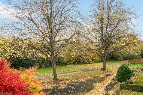 1374619-12-690b76...