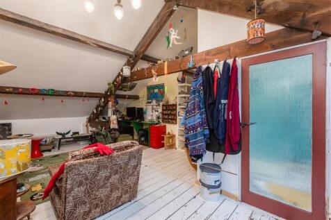 Piercy End 44 Bedroom 4-3.jpg