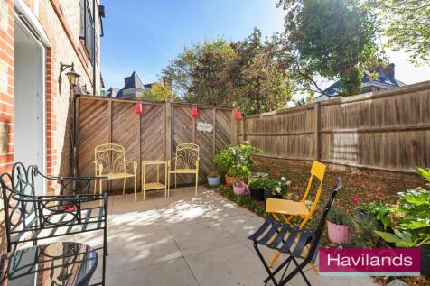 Barnard Court-1.jpg