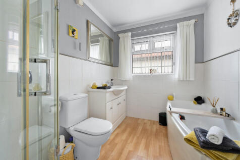 Curzon Close, Cur...