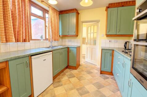 Kitchen 2.jpg
