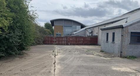 492-493 Ipswich Road