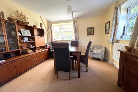 IMG-20250414-WA00...