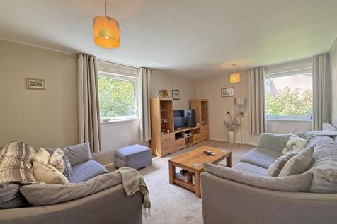 Wyoming Close 3 - Living Room.jpg
