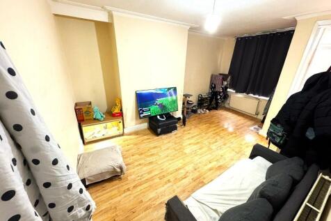 St Hildas Place, Leeds, LS9 photo 3