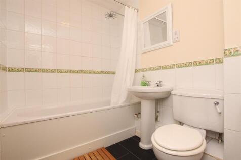 Bathroom.JPG