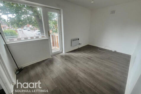 1-bed flat on Birmingham B37 6, £850/mo