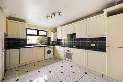 Linnett Close, E4