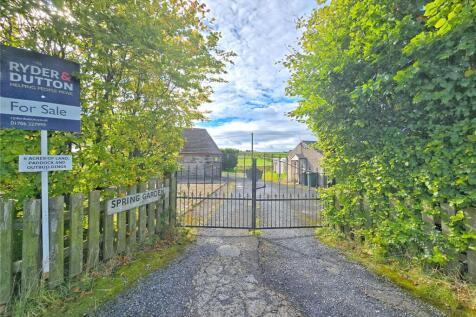 Farmhouse &amp; 6 Acres