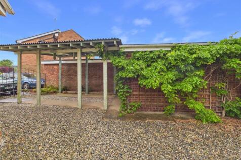 Carport &amp; Garage