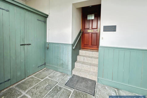 End Terrace Three Storey Residence
