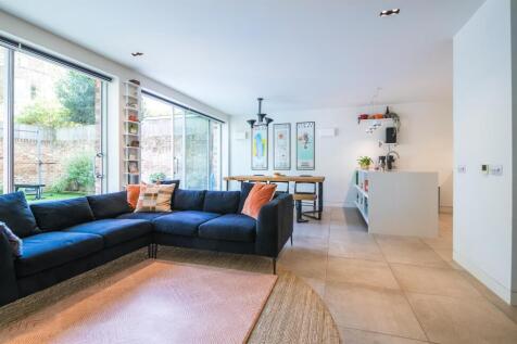 Harfield Gardens-3.jpg