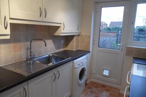 Petersham Close NEWPORT PAGNELL photo 4