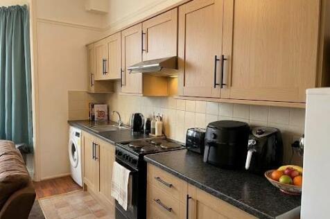 kitchen a.jpg