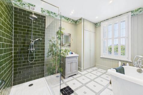 bath &amp; shower room