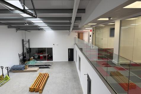 Trade Counter to rent Image 3