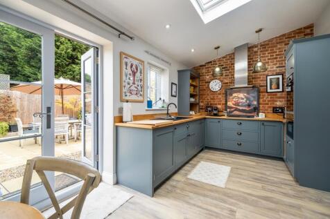 1440px-Elm Farm H...