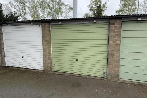 Garage 28 Sanctus Court