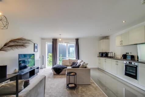 OPEN PLAN LIVING KITCHEN