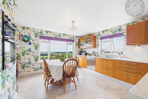 Kitchen/Breakfast Rm