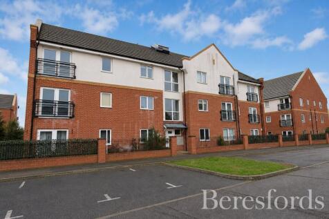 2-bed flat on Brook Mead, SS15, £1,400/mo