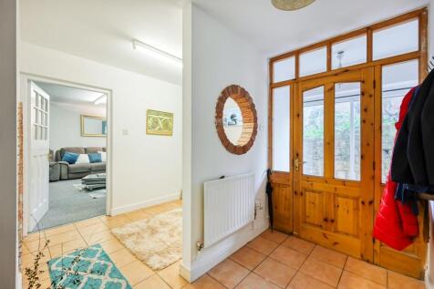 46 Lyndhurst Road-02.jpg