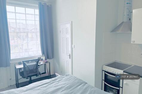 Studio Own Kitchen &amp; Bathroom