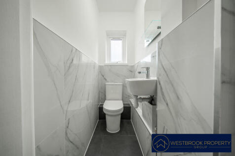 13, Warwick Square, Chelmsford, Essex photo 4