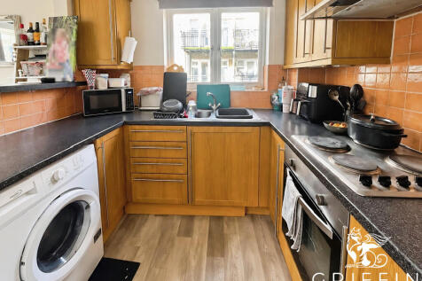Southwell Close, Chafford Hundred, Grays, RM16 photo 4