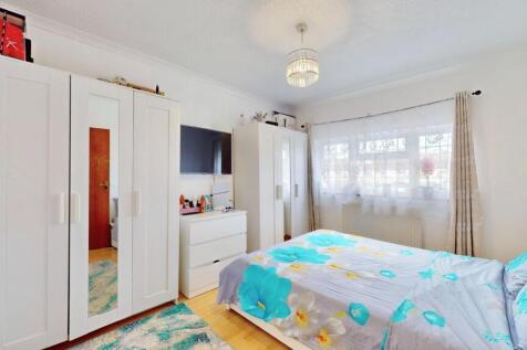 21-Tenterden-Road-02262025_214606 3.jpg