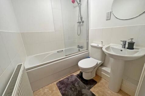 Latimer Close, Widnes photo 4