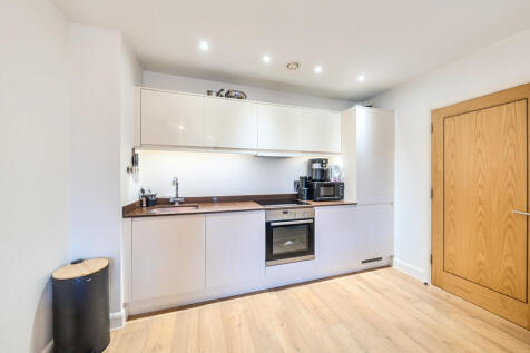 1396874-15-696e1a...